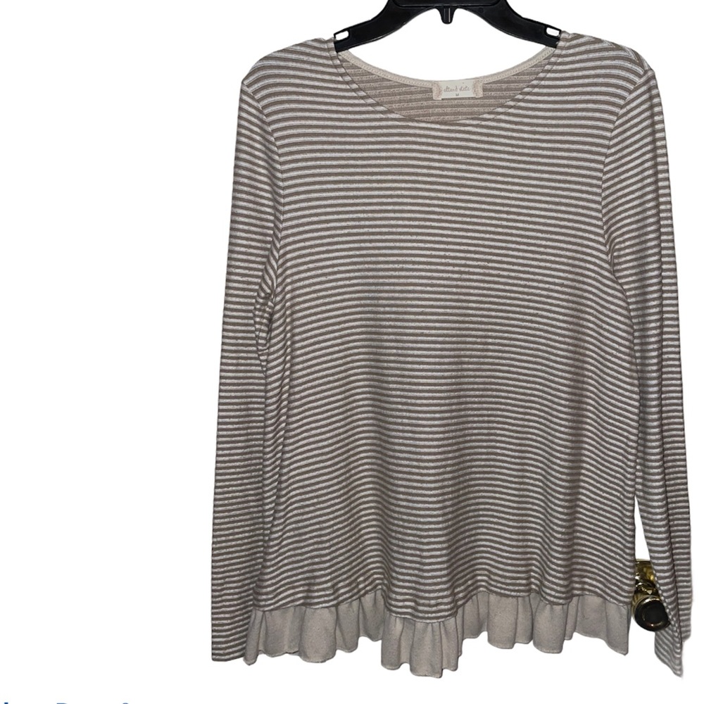 Altar’d state medium long sleeve ruffle top